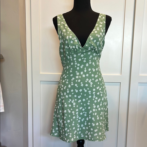 Princess Polly Dresses & Skirts - Princess Polly Sage Floral Mini Dress